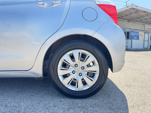 Used 2012 Toyota Yaris 4-Door Hatchback FWD image 15