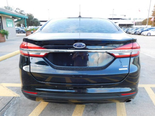 Used 2018 Ford Fusion SE FWD image 7