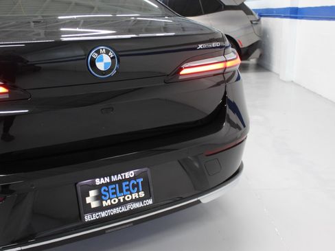 Used 2024 BMW i7 xDrive60 AWD/4WD image 10