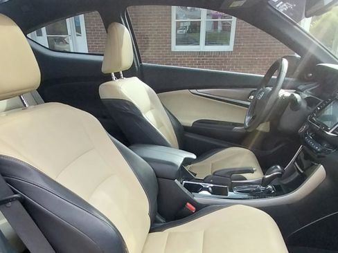 Used 2017 Honda Accord EX-L V6 Coupe image 15