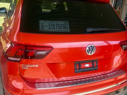 Used 2018 Volkswagen Tiguan FWD
