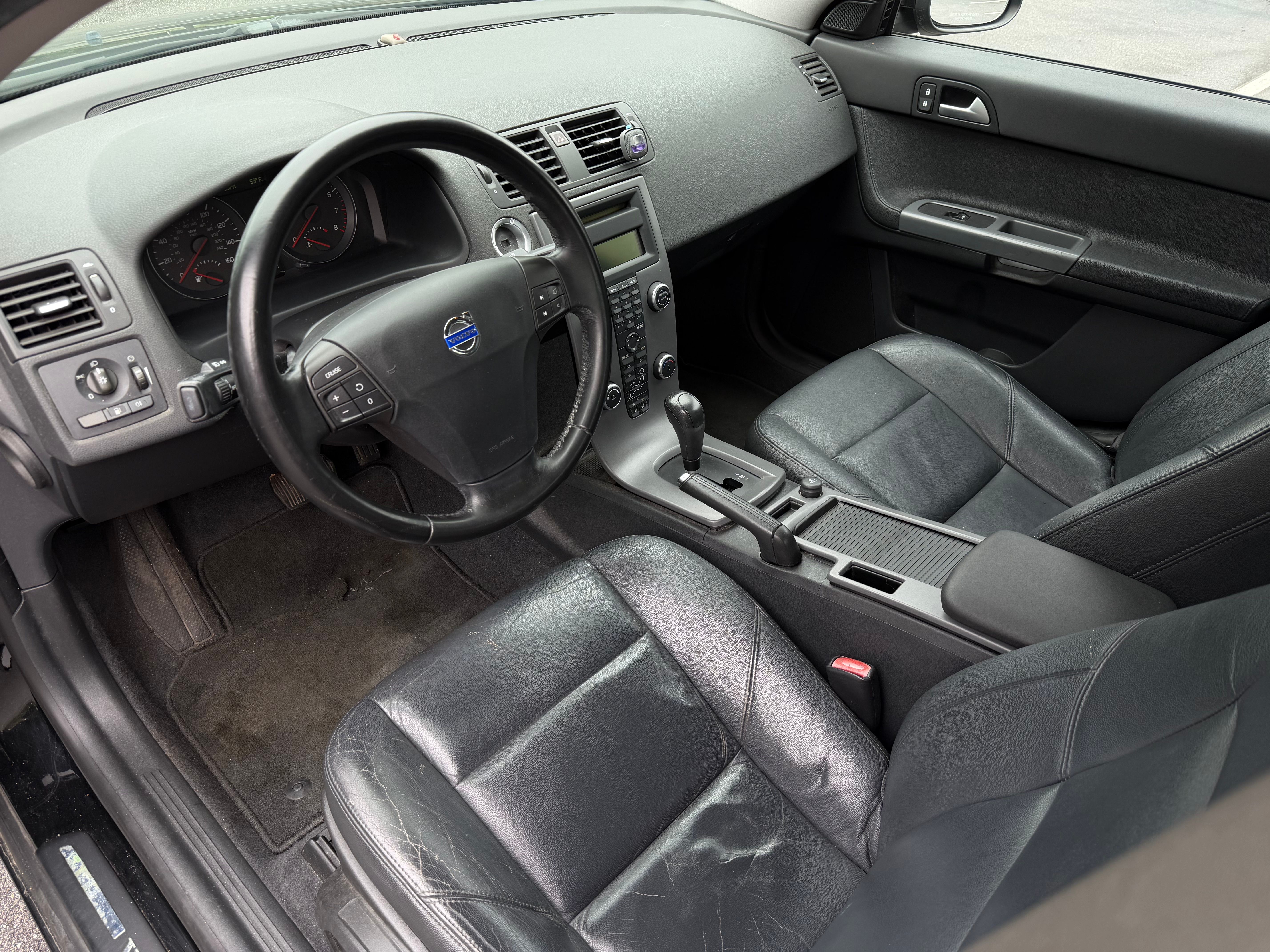 Used 2009 Volvo S40 2.4i FWD image 37