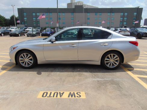 Used 2017 INFINITI Q50 2.0t image 5