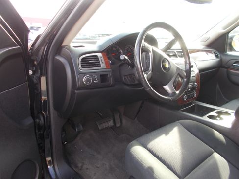 Used 2011 Chevrolet Avalanche LS image 6