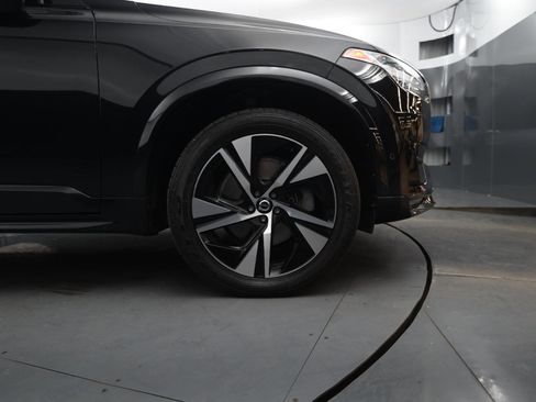 Used 2020 Volvo XC90 T6 R-Design image 18