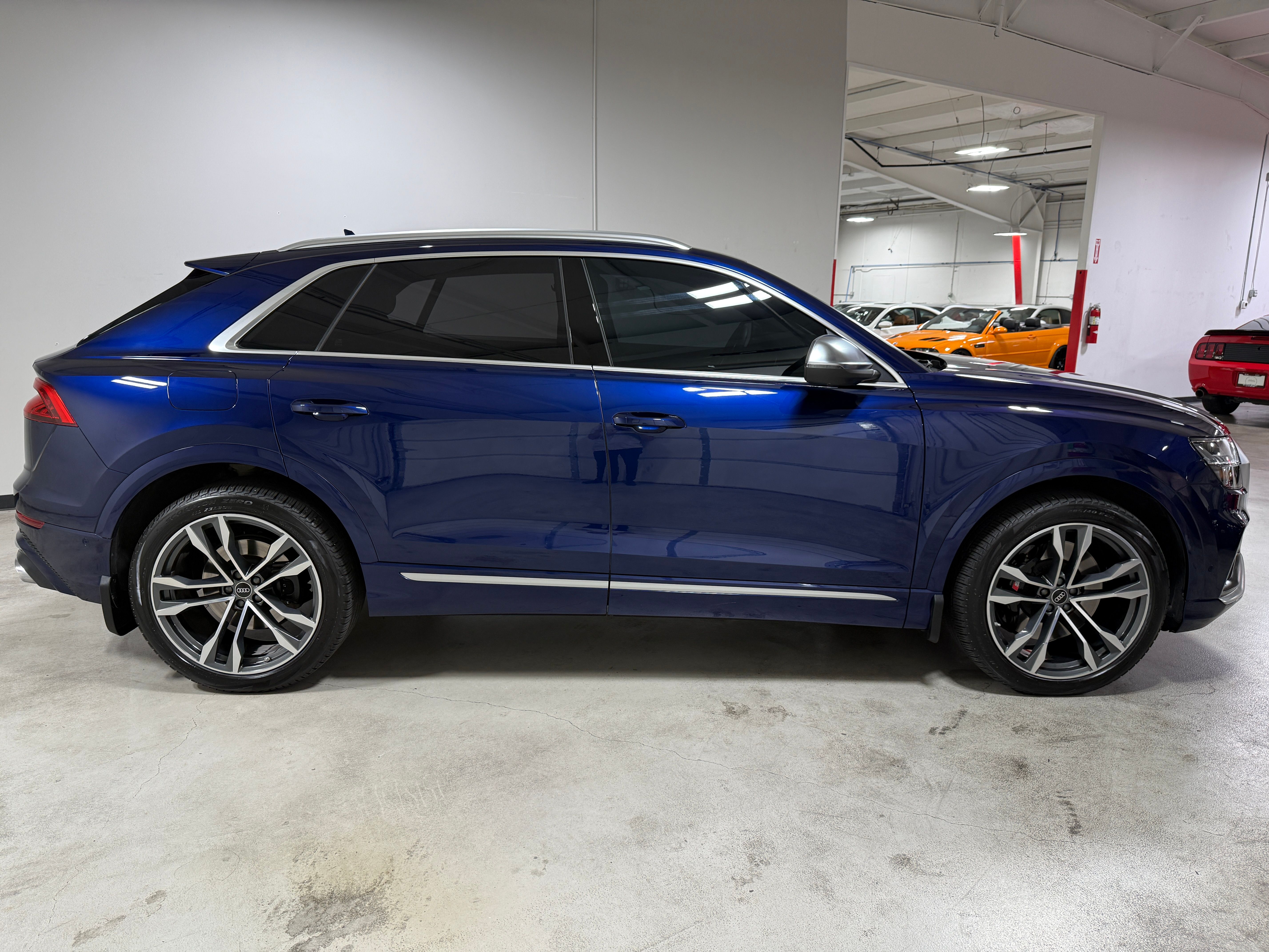 Used 2023 Audi SQ8 Prestige AWD/4WD image 3