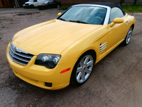 Used 2005 Chrysler Crossfire Limited image 8