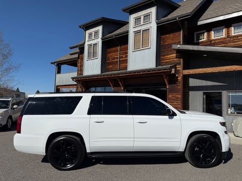 Used 2018 Chevrolet Suburban Premier image 6