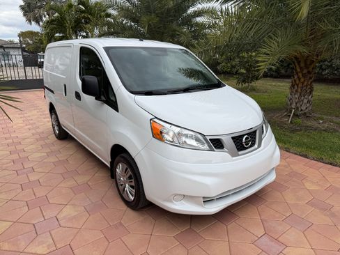 Used 2019 Nissan NV200 SV image 3