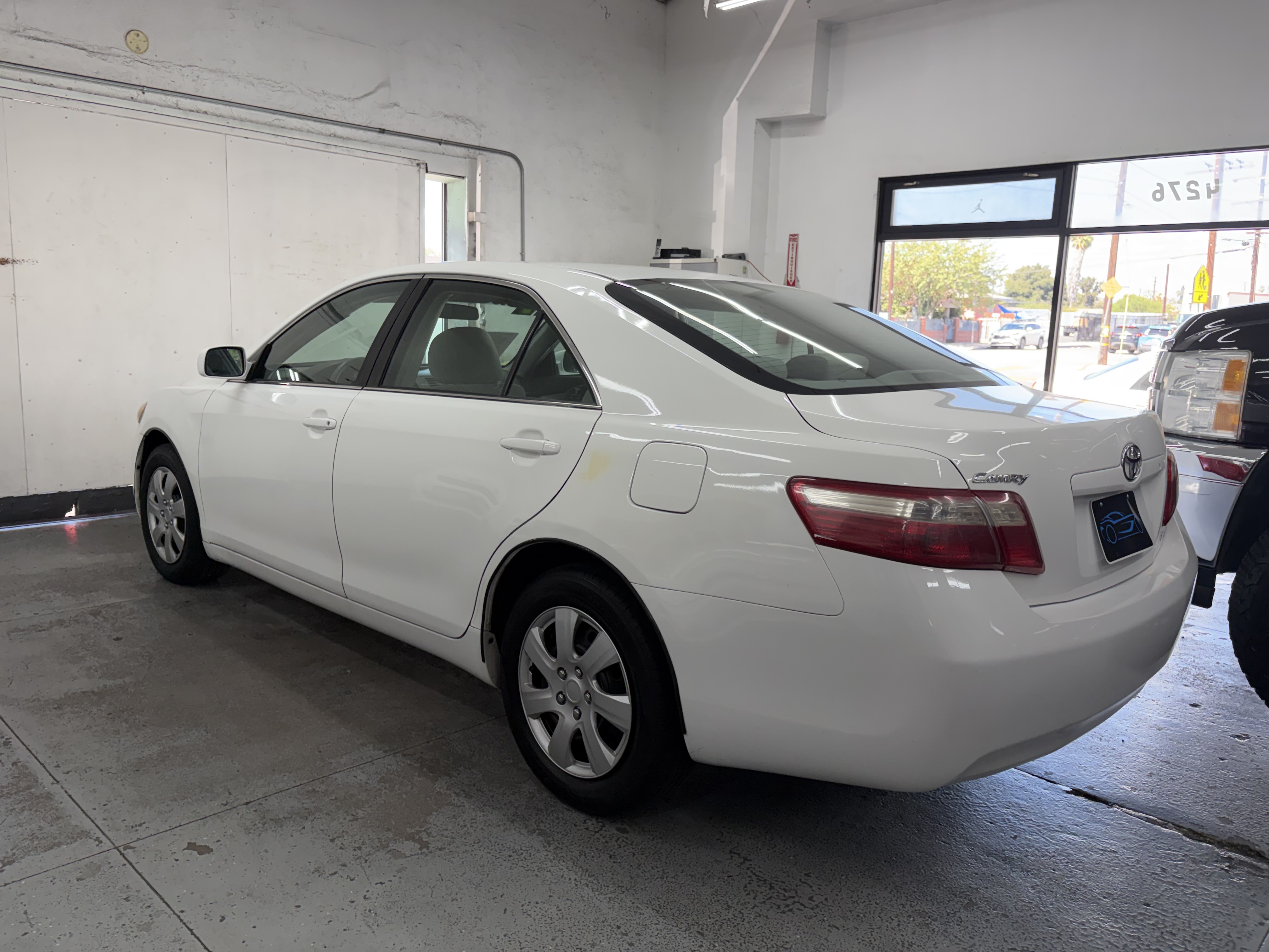 Used 2007 Toyota Camry LE Sedan FWD image 3
