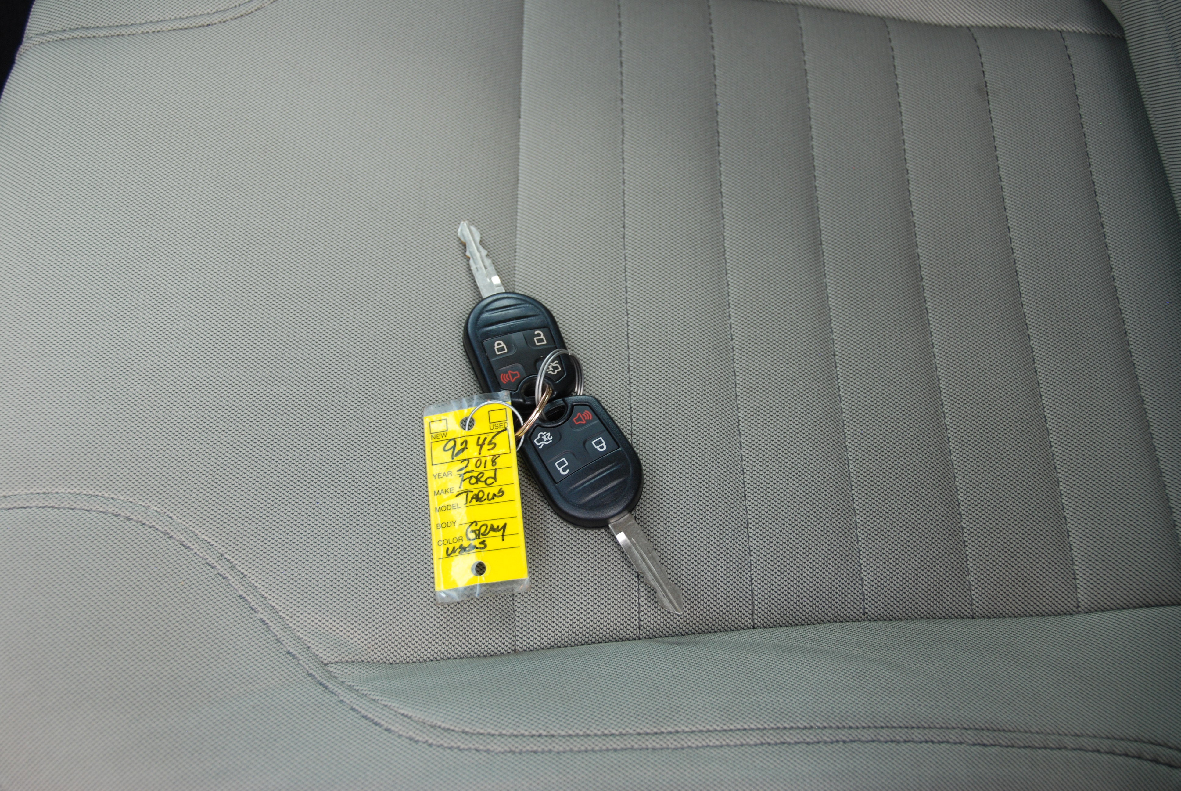 Used 2018 Ford Taurus SE FWD image 31
