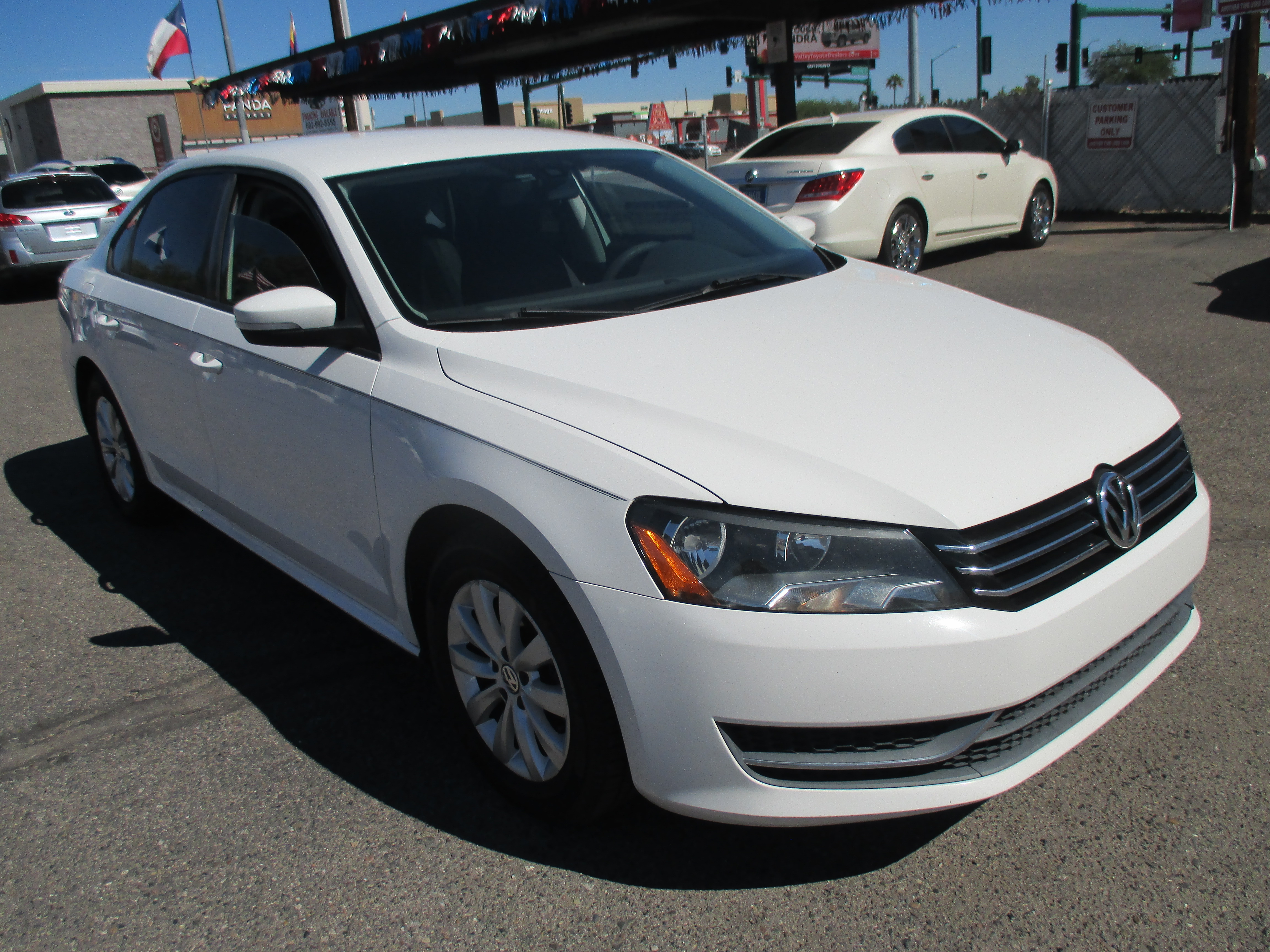 Used 2013 Volkswagen Passat 2.0T SEL Premium FWD image 11