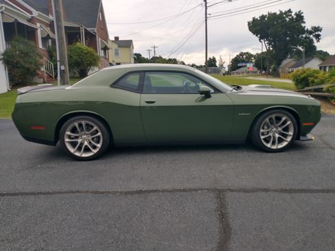 Used 2020 Dodge Challenger R/T Plus Shaker RWD image 2