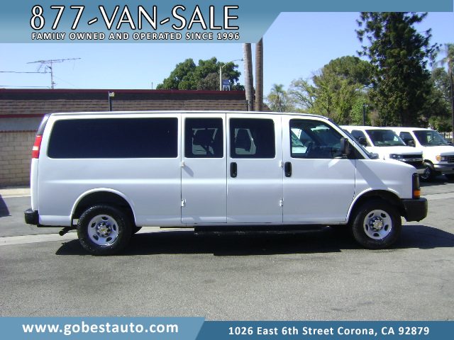 Used 2015 Chevrolet Express 3500 LS Extended Passenger RWD image 1