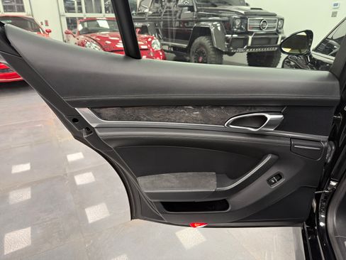 Used 2013 Porsche Panamera GTS image 29
