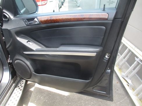 Used 2010 Mercedes-Benz ML 350 image 17