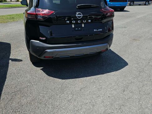 Used 2023 Nissan Rogue AWD SL image 4