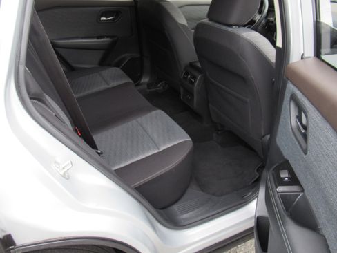 Used 2021 Nissan Rogue SV image 19