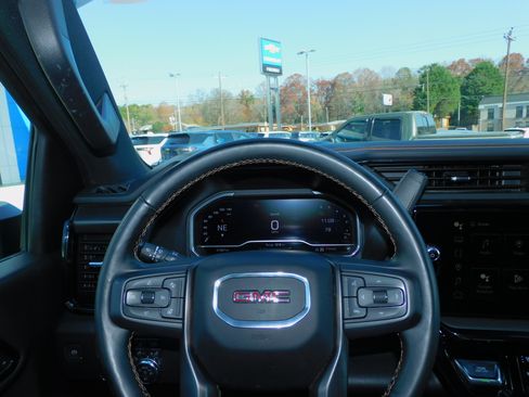 Used 2024 GMC Sierra 3500 AT4 image 2