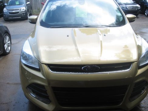 Used 2014 Ford Escape Titanium image 2