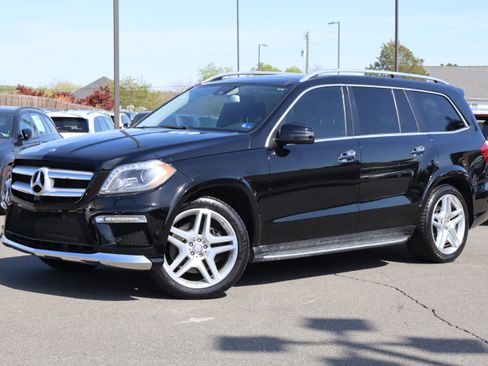 Used 2015 Mercedes-Benz GL 550 image 2