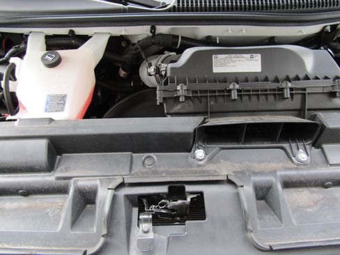 Used 2016 GMC Savana 2500 image 16