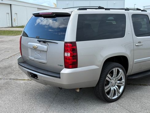 Used 2007 Chevrolet Suburban LT RWD image 42