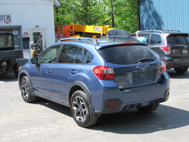 Used 2013 Subaru XV Crosstrek 2.0i Premium AWD/4WD image 6