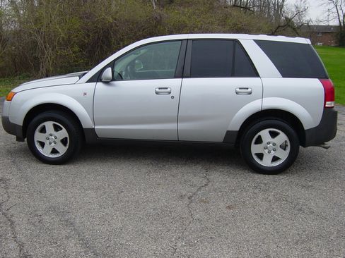 Used 2005 Saturn Vue image 2