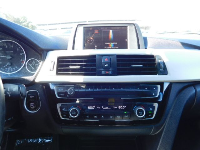 Used 2016 BMW 320i Sedan RWD image 14