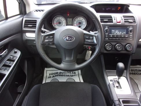 Used 2012 Subaru Impreza 2.0i image 7