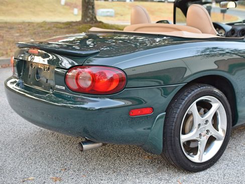 Used 2001 MAZDA MX-5 Miata Special Edition image 24