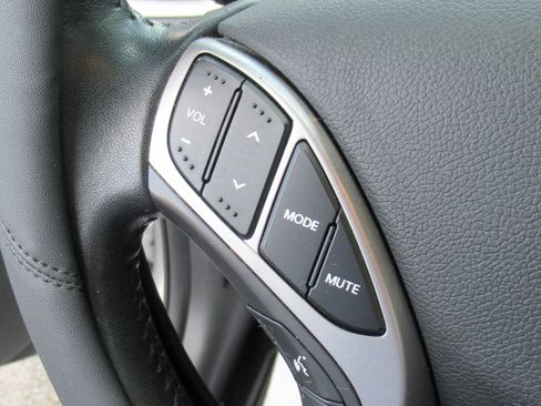 Used 2013 Hyundai Elantra GLS image 18