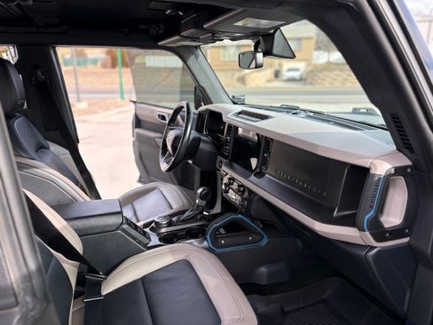 Used 2023 Ford Bronco Wildtrak image 11