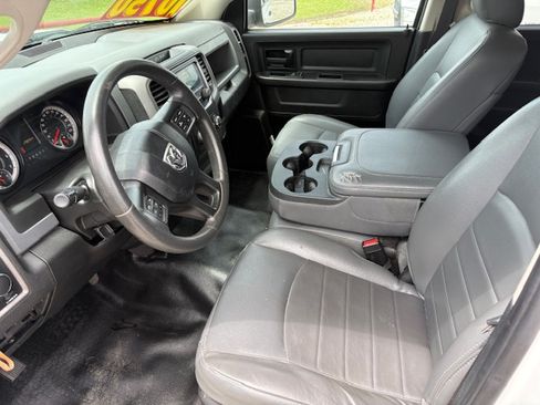 Used 2019 RAM 1500 Classic Tradesman RWD image 6