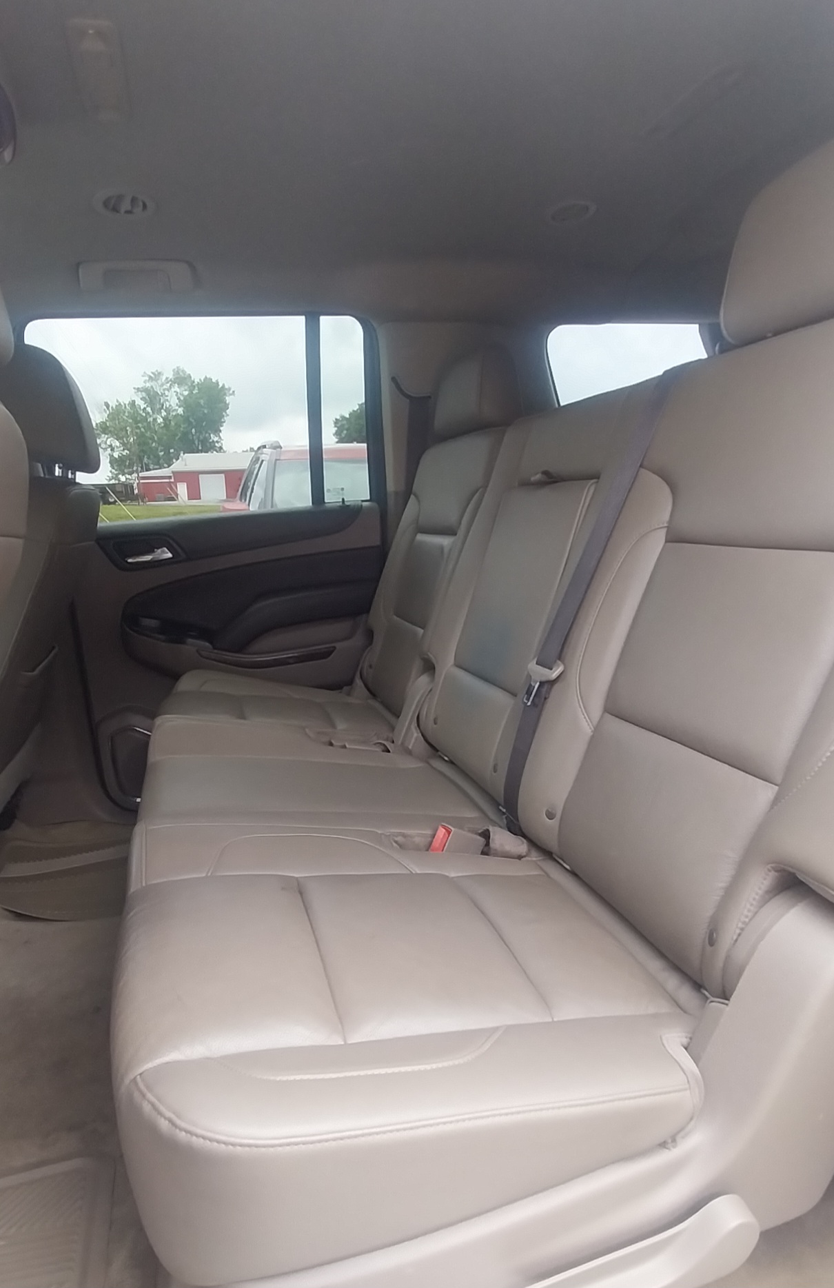 Used 2017 Chevrolet Suburban 2WD LT image 10