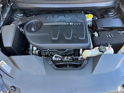 Used 2022 Jeep Cherokee Limited image 31