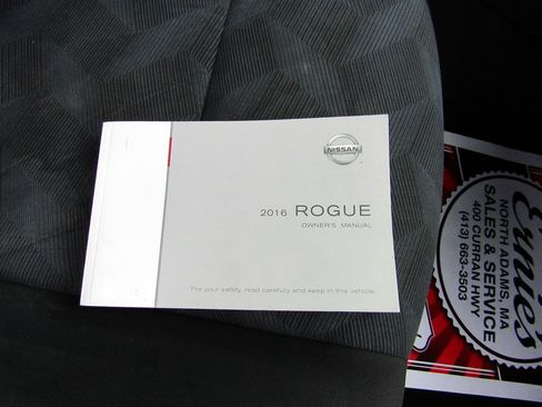 Used 2016 Nissan Rogue SV image 18