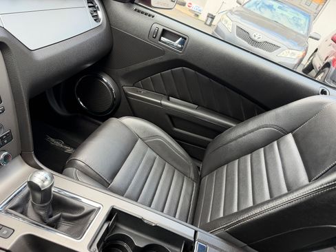 Used 2010 Ford Mustang GT Premium Coupe 2D RWD image 10