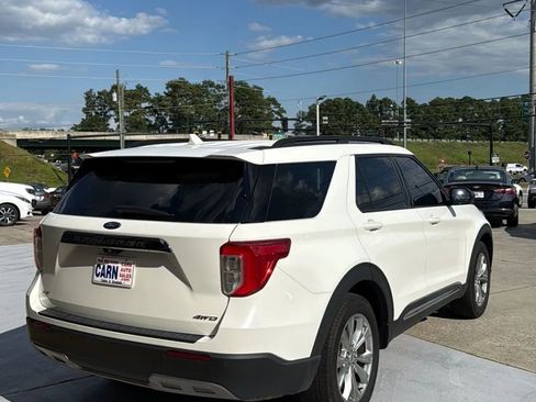 Used 2022 Ford Explorer XLT w/ Equipment Group 202A image 4