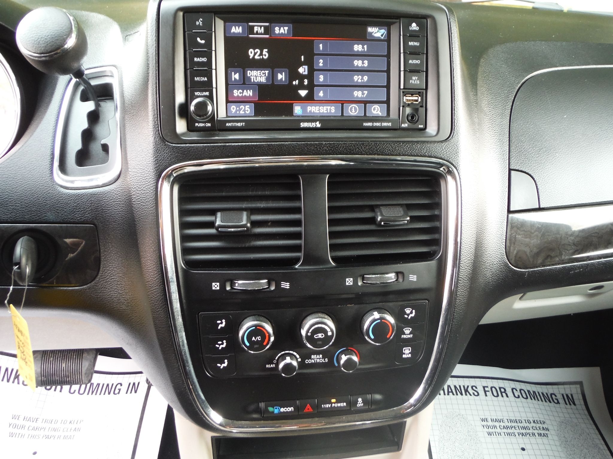 Used 2014 Dodge Grand Caravan SXT FWD image 16