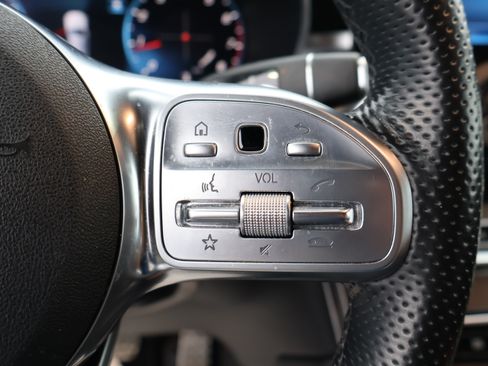 Used 2022 Mercedes-Benz GLC 300 image 22