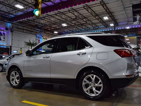 Used 2018 Chevrolet Equinox Premier image 12