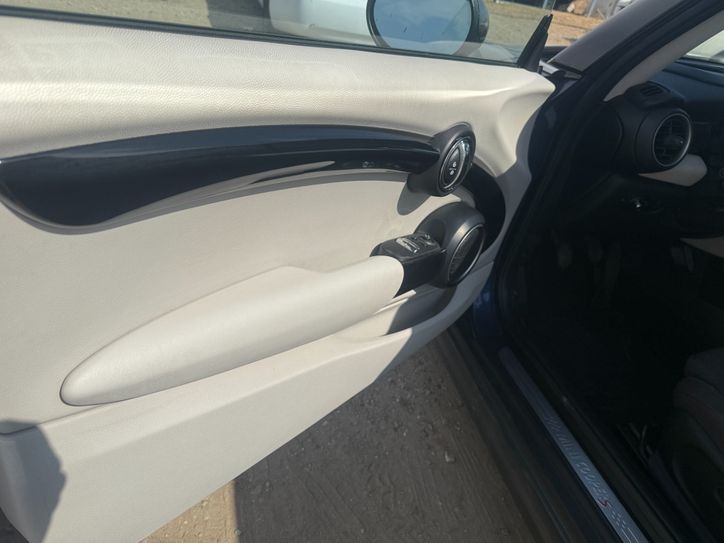 Used 2015 MINI Cooper S 2-Door Hardtop FWD image 4