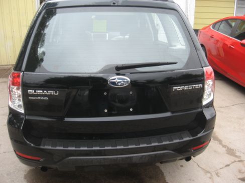 Used 2012 Subaru Forester 2.5X AWD/4WD image 5