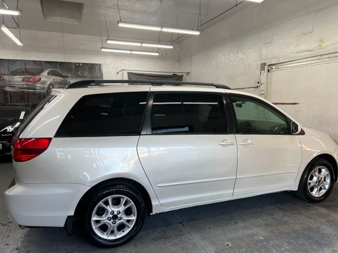 Used 2005 Toyota Sienna XLE image 7