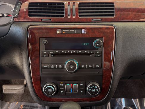 Used 2008 Chevrolet Impala LTZ image 11