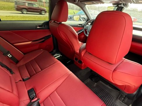 Used 2021 Lexus IS 350 F Sport RWD image 11
