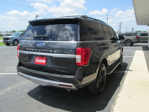 Used 2023 Ford Expedition XLT RWD image 13