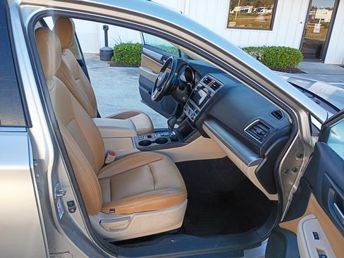Used 2015 Subaru Outback 2.5i Premium image 5